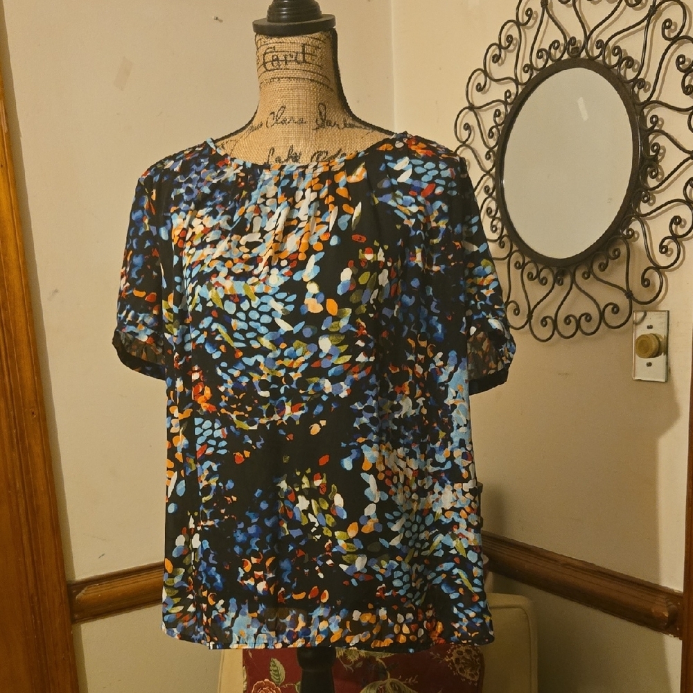 Multicolor Abstract Print Women's Top - Picture 2 of 10